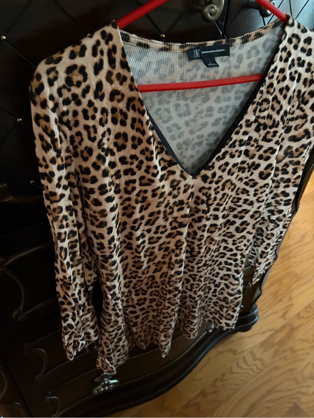 INC International Concepts Leopard Print V-Neck Top in Tan and Black size Large